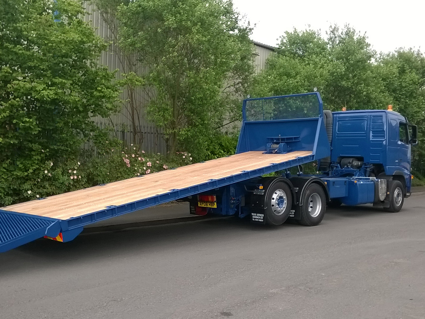 Sonic Drilling also had a hydraulic winch, strong ramp, draw bar coupling and hydraulic legs fitted