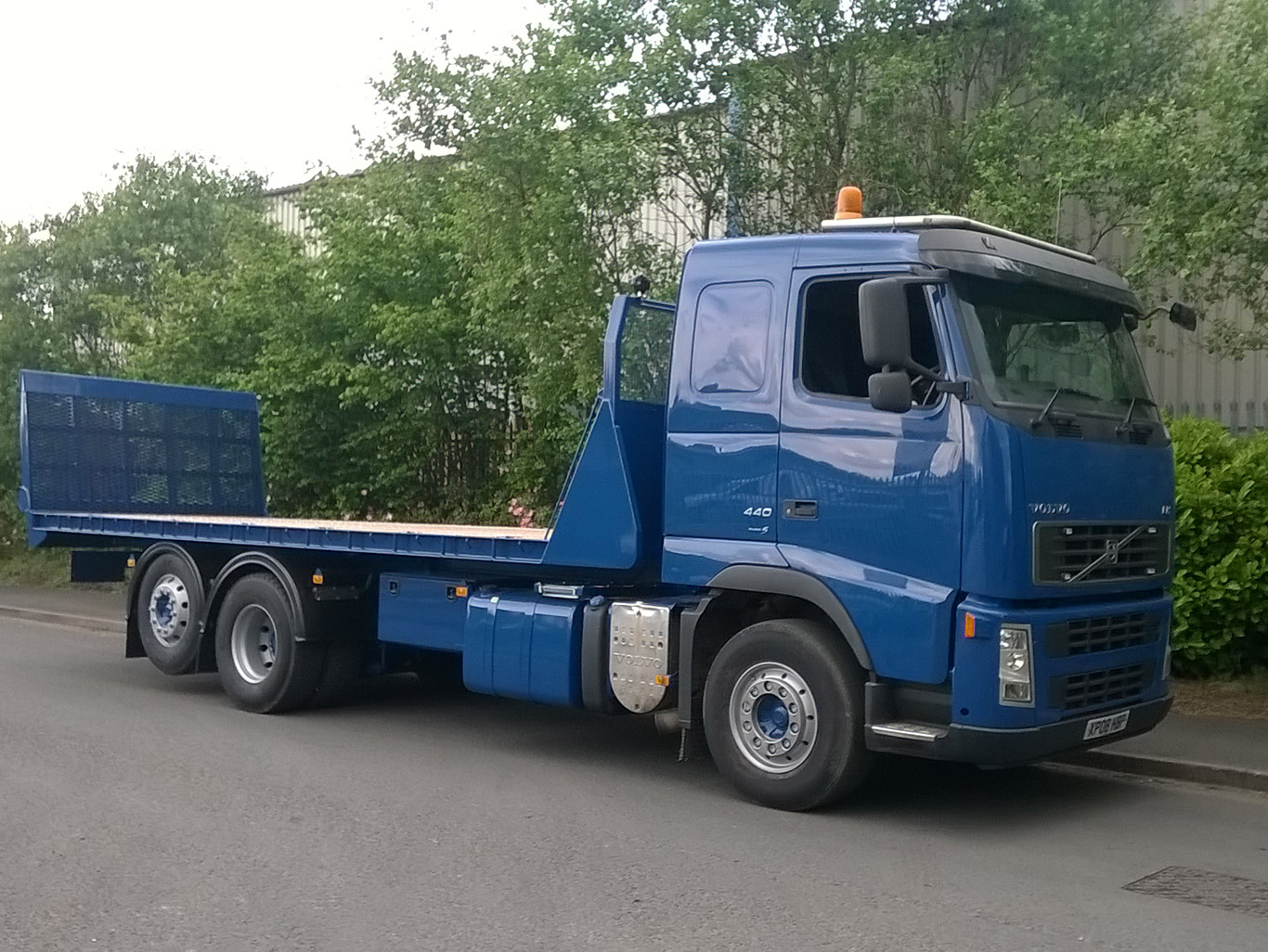 Sonic Drilling ask us to make them a hydraulic heavy duty tilt and slide body on their Volvo to carry there drilling rigs