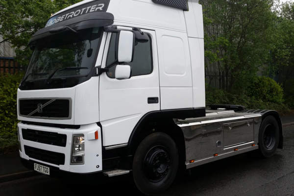 Volvo Modification - Stainless Steel Side Boards, Tool Box & Catwalk